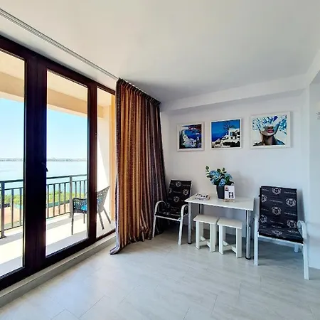 Apartment Coral -mamaia Nord *